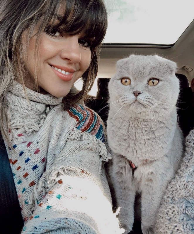 Margaret Aurelian, founder of Aurelian Folds, with a Scottish Fold